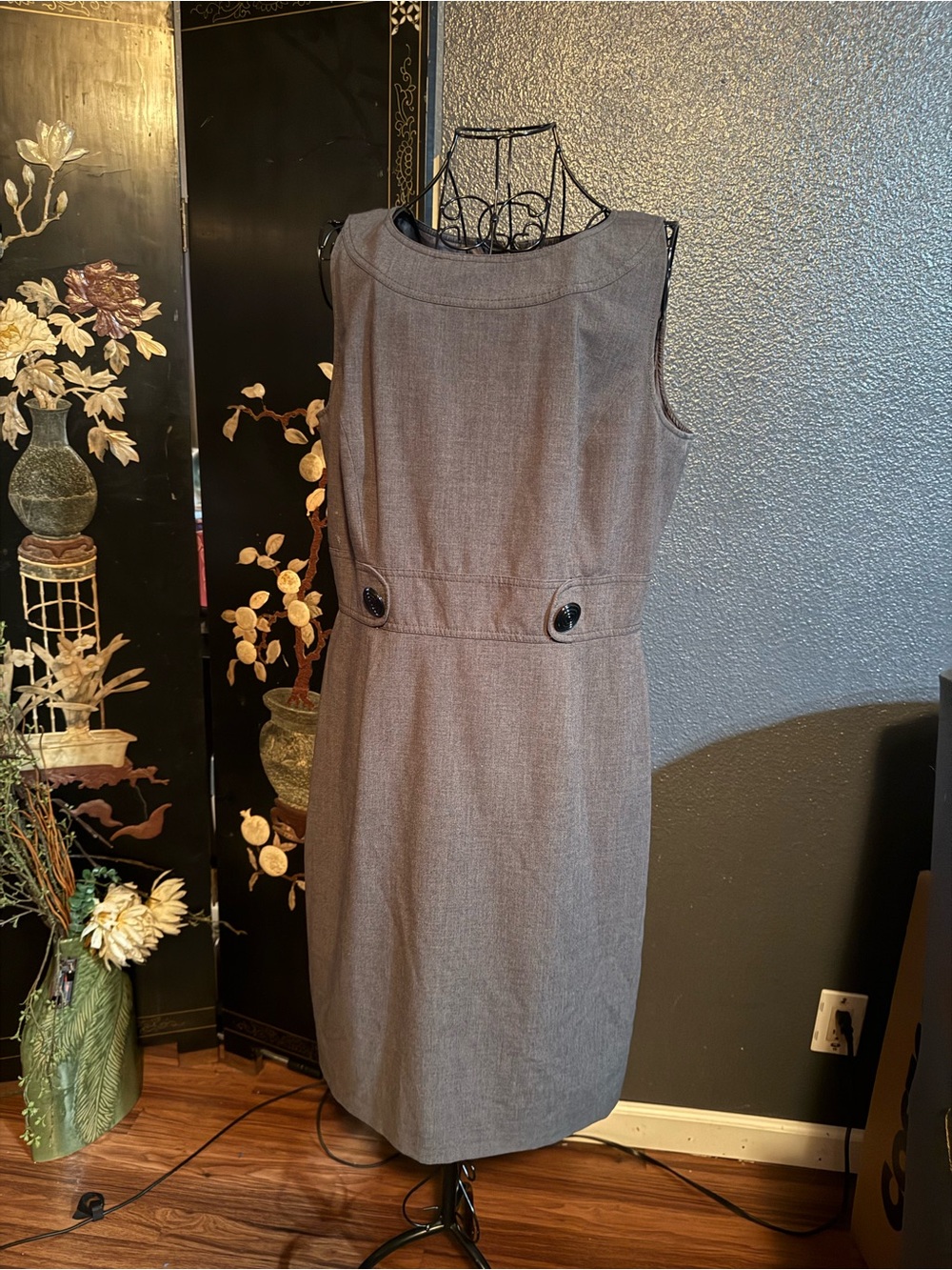 Tahari Gray Sleeveless Sheath Dress with Waist Button Accents Sz 12
